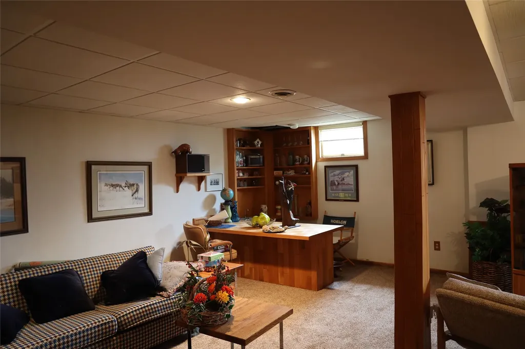 211 Illinois Avenue Valier MT 59486