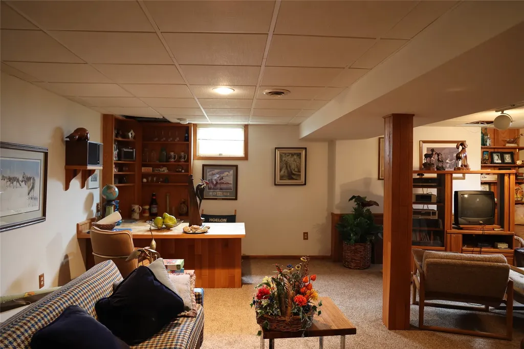211 Illinois Avenue Valier MT 59486