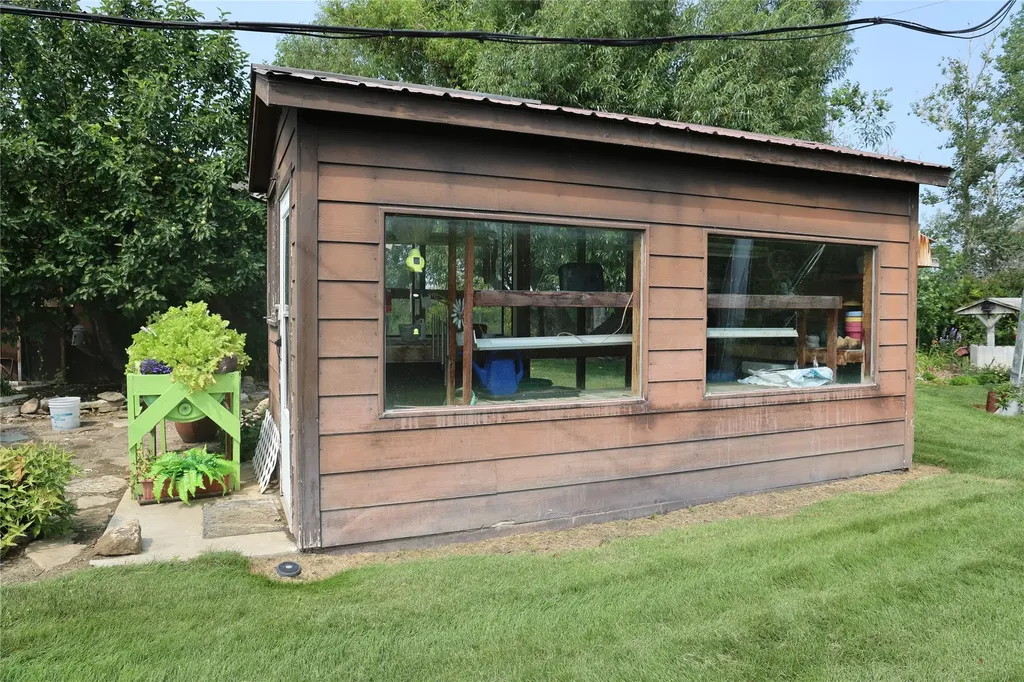 211 Illinois Avenue Valier MT 59486