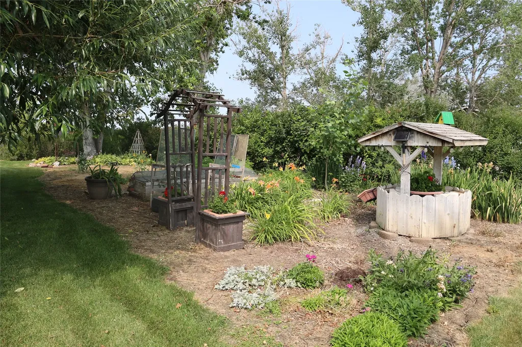211 Illinois Avenue Valier MT 59486