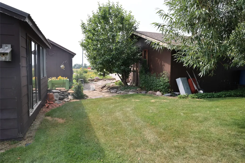 211 Illinois Avenue Valier MT 59486