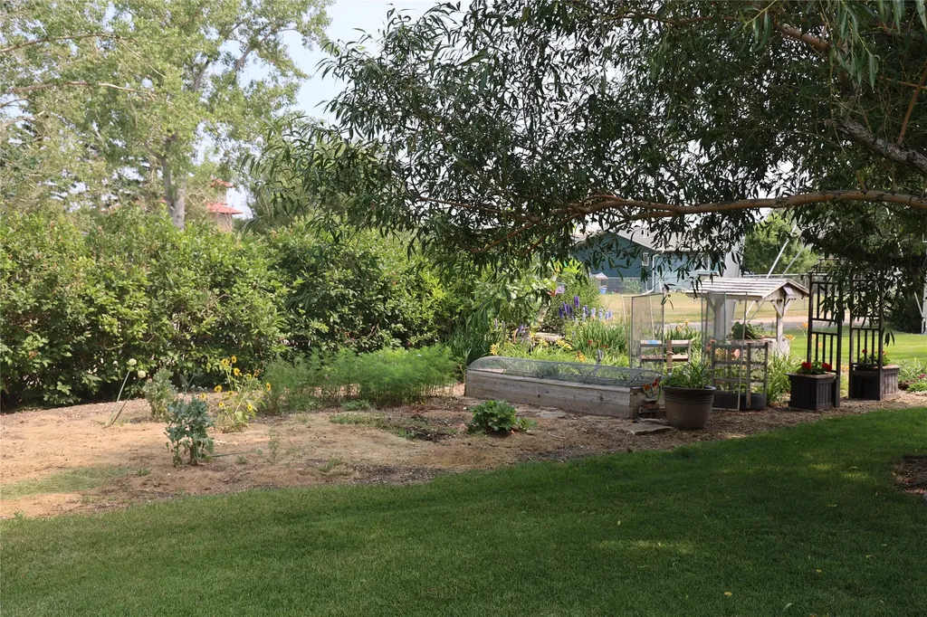 211 Illinois Avenue Valier MT 59486