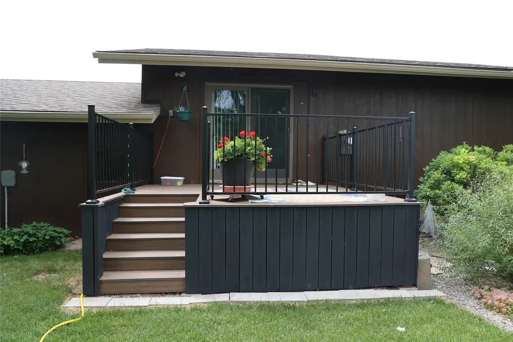 211 Illinois Avenue Valier MT 59486
