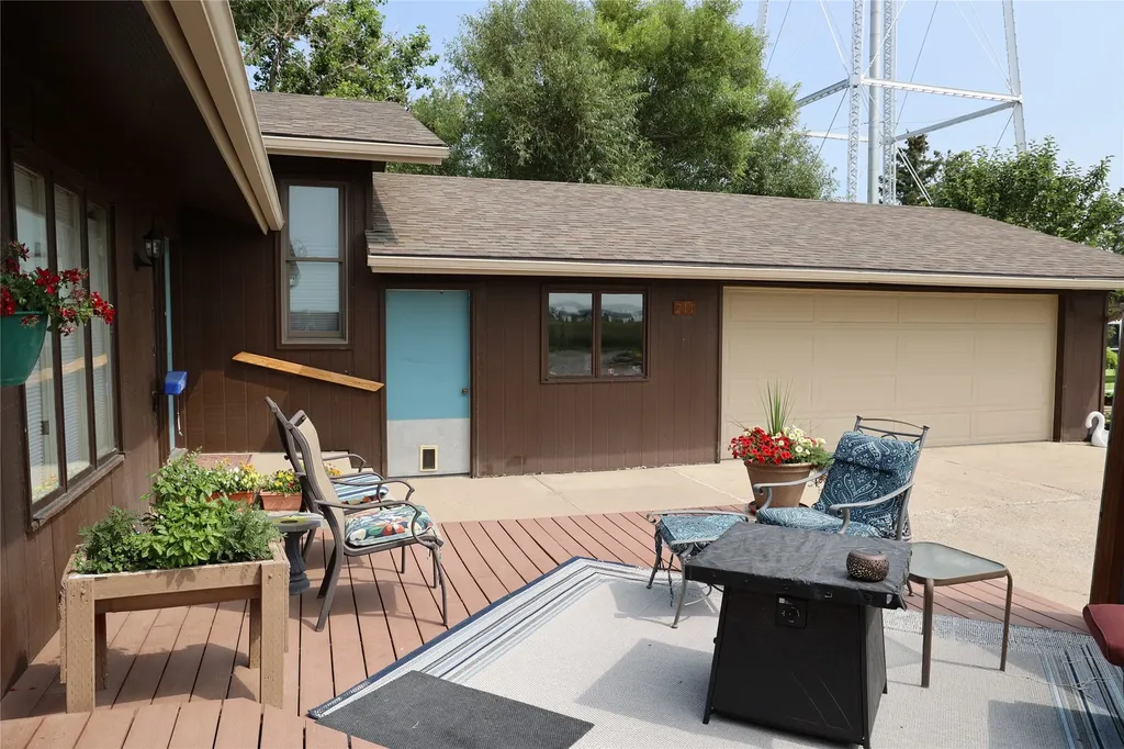 211 Illinois Avenue Valier MT 59486