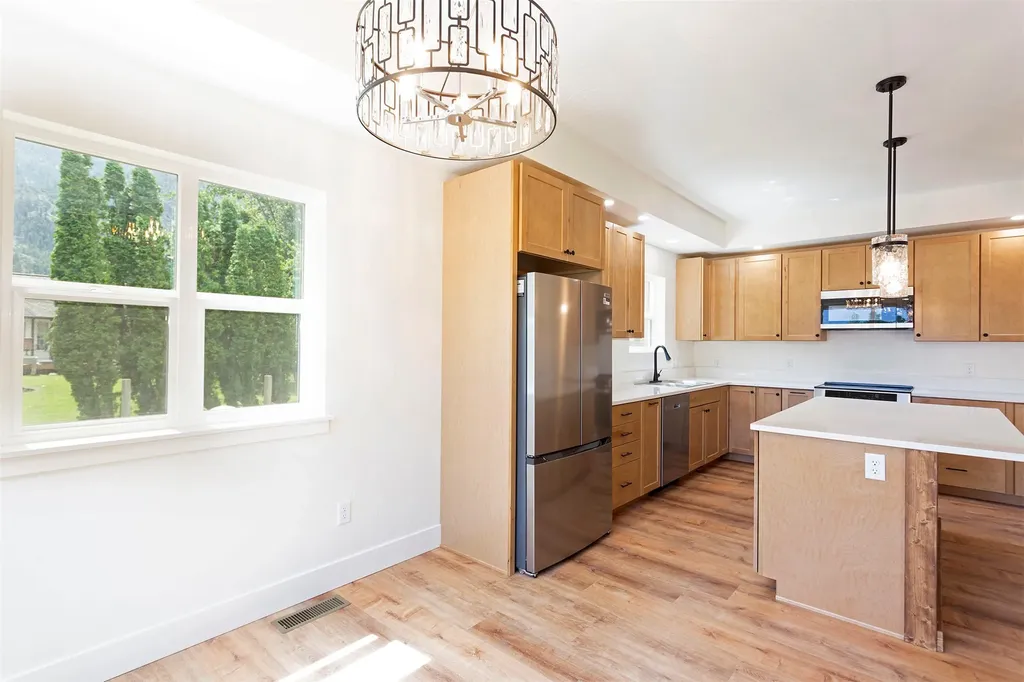 106 3rd Street Alberton MT 59820