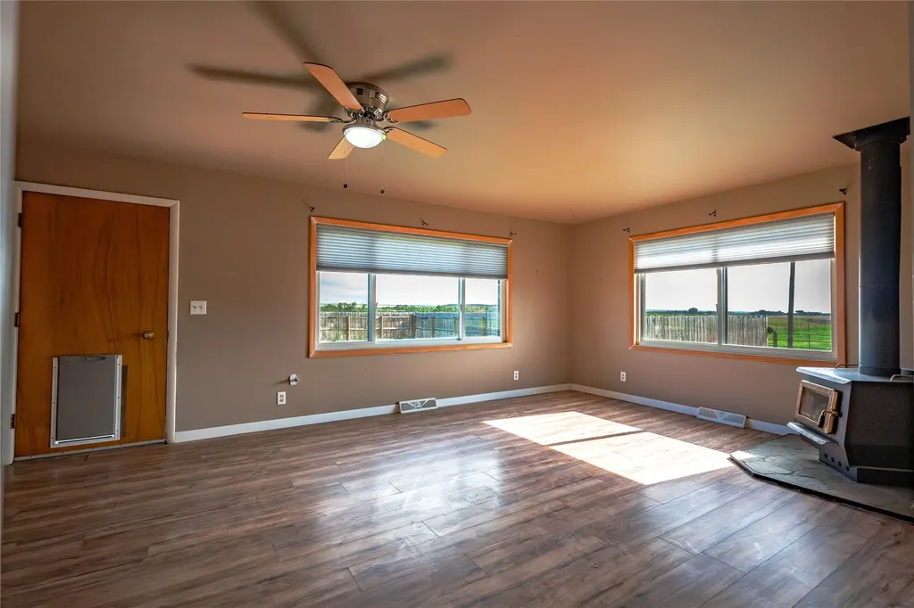 12854 Mt Highway 200 Simms MT 59477