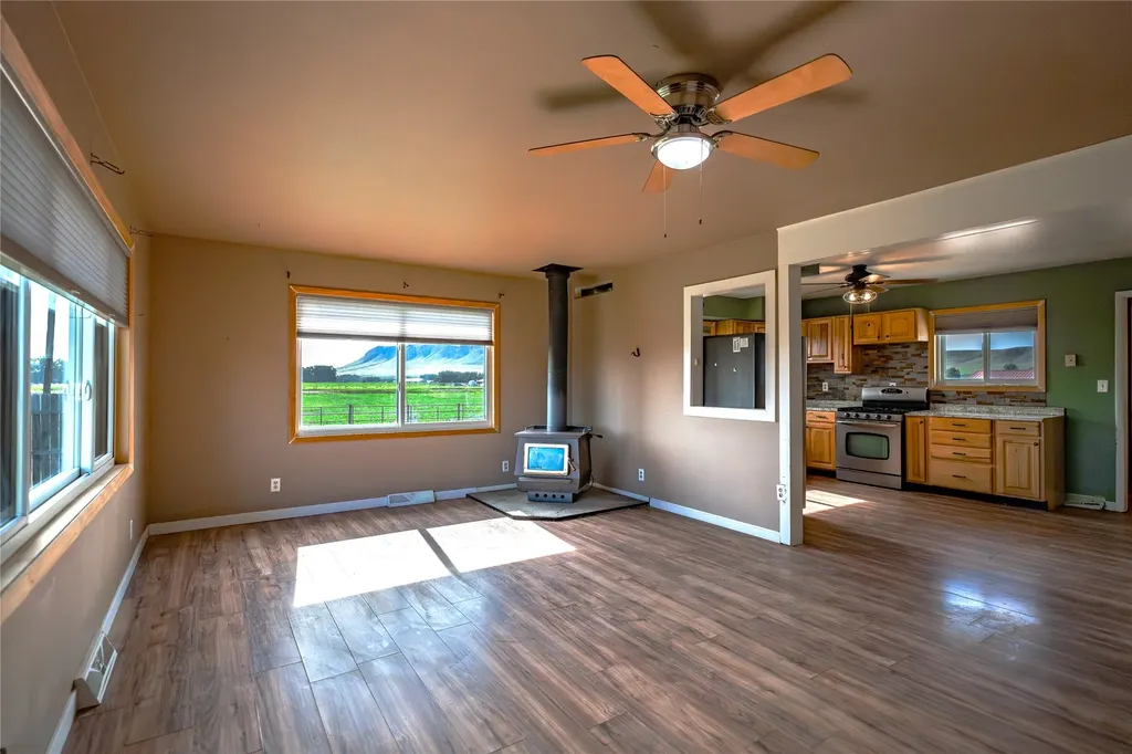 12854 Mt Highway 200 Simms MT 59477