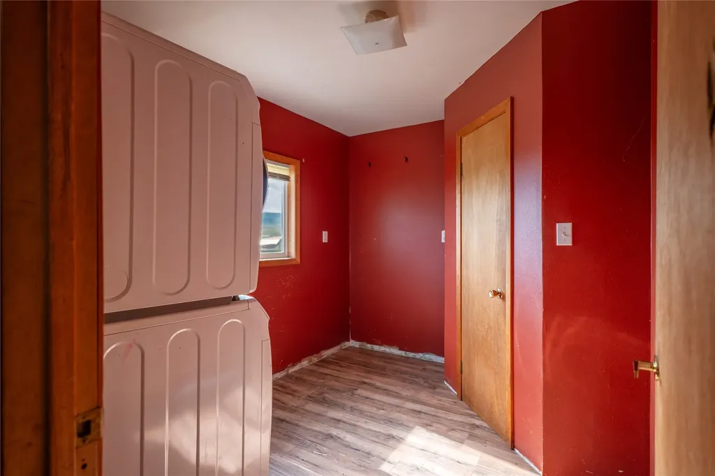 12854 Mt Highway 200 Simms MT 59477