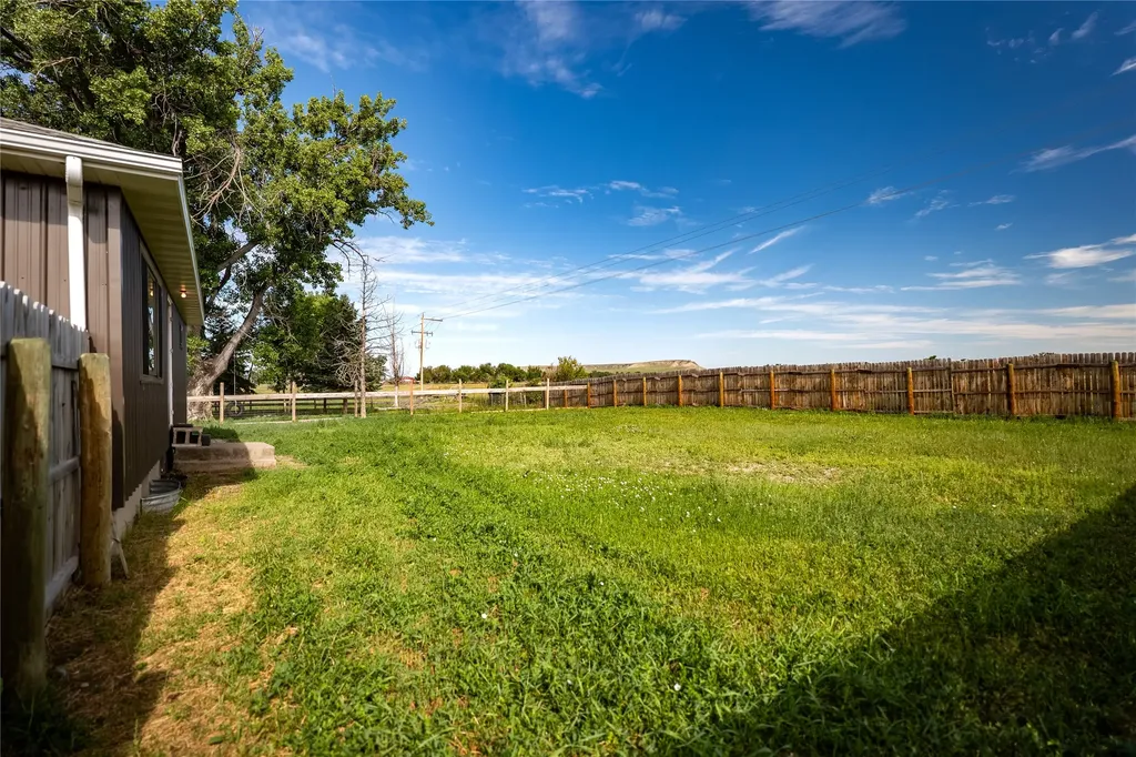 12854 Mt Highway 200 Simms MT 59477