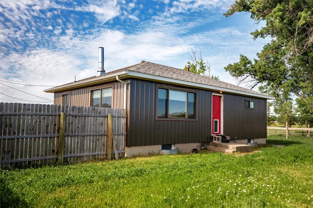 12854 Mt Highway 200 Simms MT 59477
