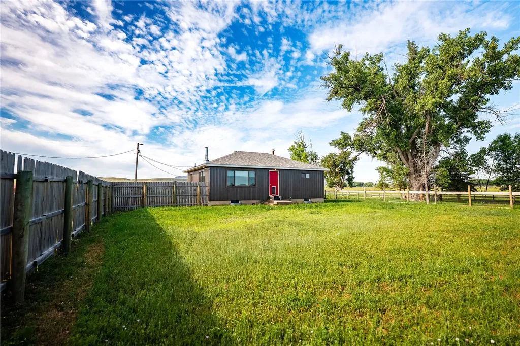 12854 Mt Highway 200 Simms MT 59477