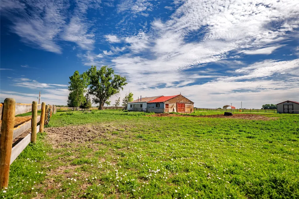 12854 Mt Highway 200 Simms MT 59477