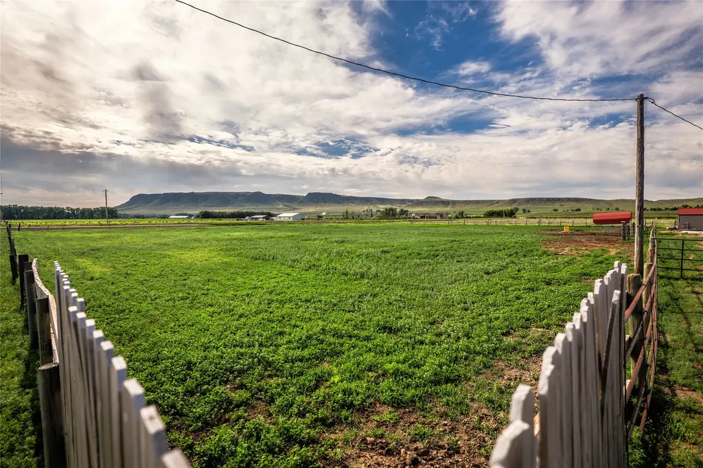 12854 Mt Highway 200 Simms MT 59477
