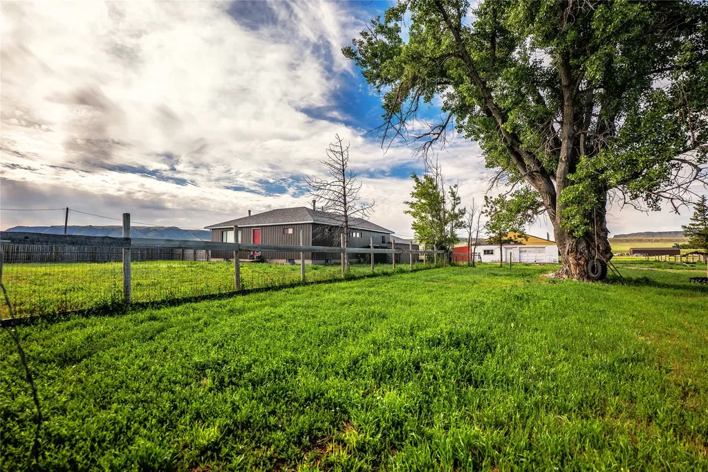 12854 Mt Highway 200 Simms MT 59477