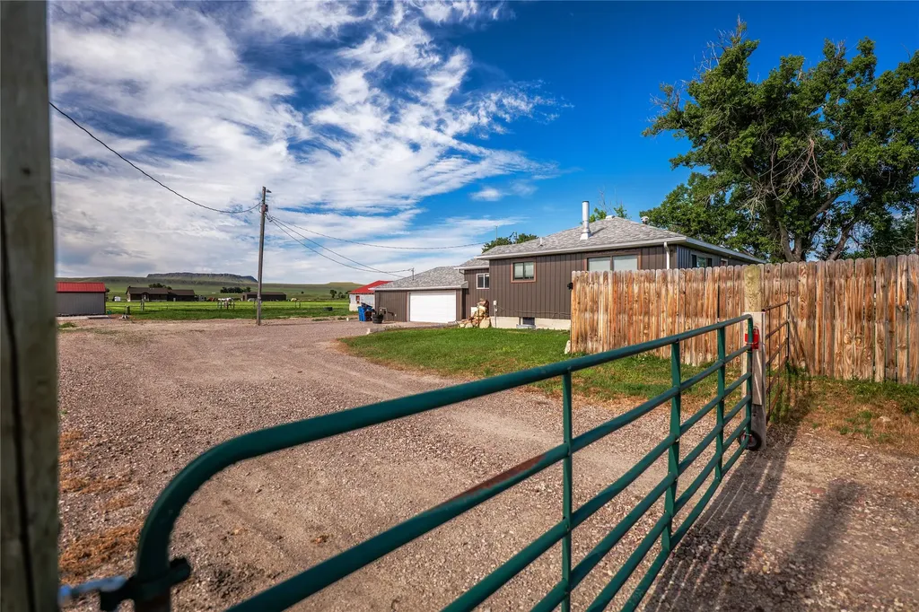 12854 Mt Highway 200 Simms MT 59477