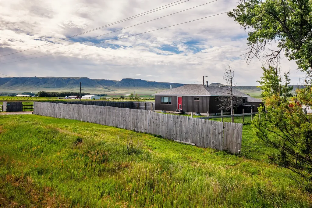 12854 Mt Highway 200 Simms MT 59477