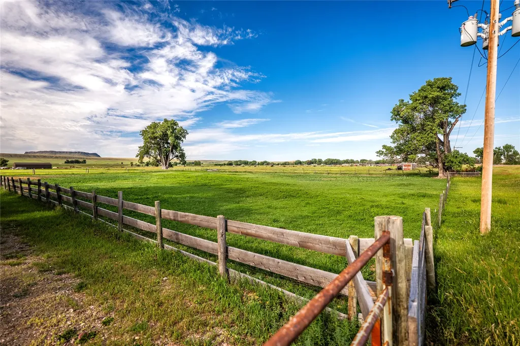 12854 Mt Highway 200 Simms MT 59477