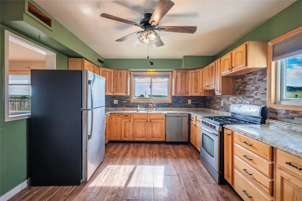 12854 Mt Highway 200 Simms MT 59477