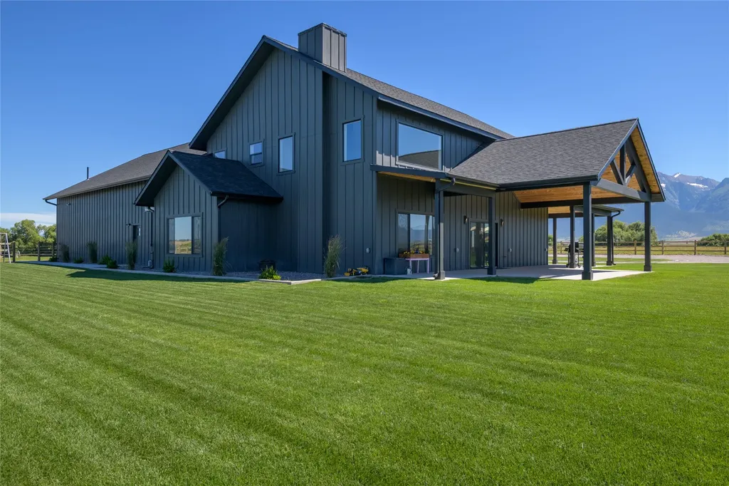 37702 Hawkins Road St Ignatius MT 59865