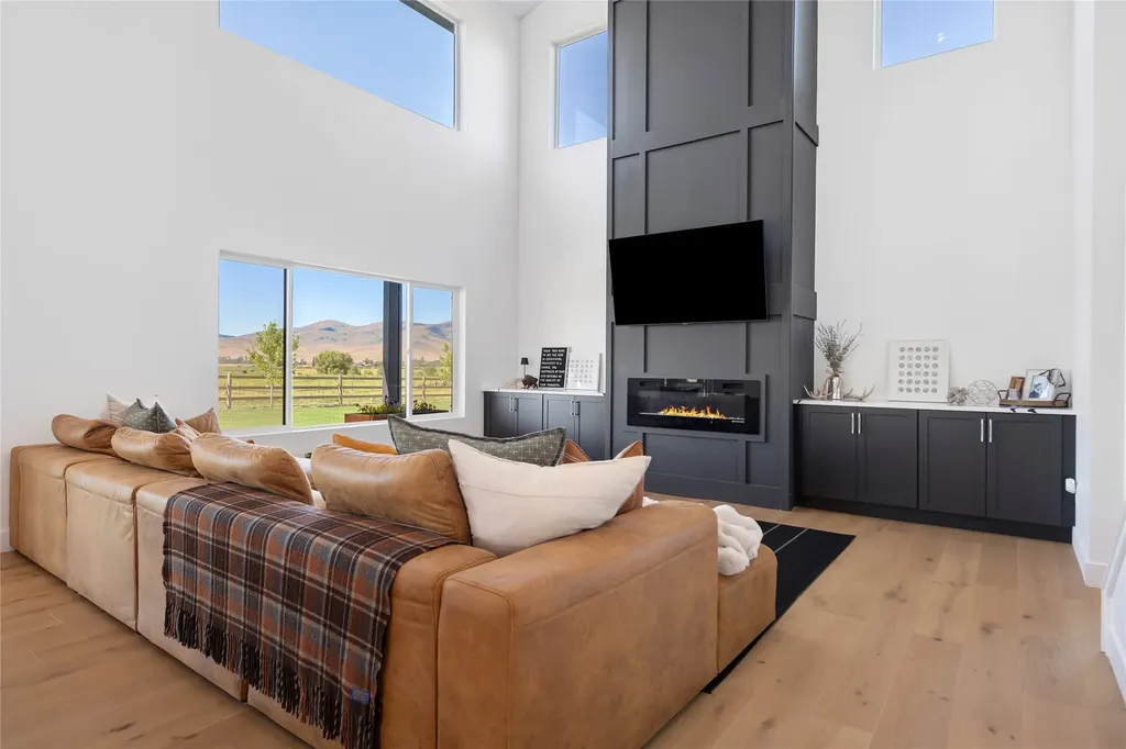 37702 Hawkins Road St Ignatius MT 59865