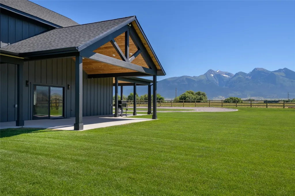 37702 Hawkins Road St Ignatius MT 59865