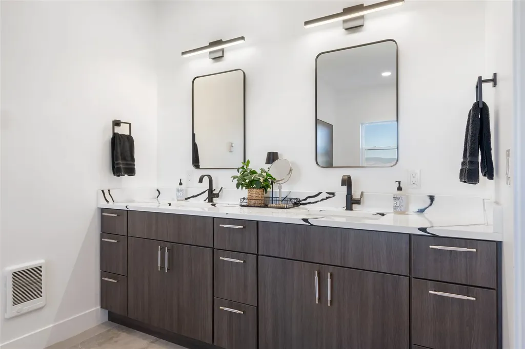 37702 Hawkins Road St Ignatius MT 59865