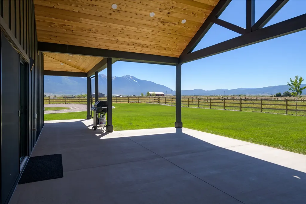 37702 Hawkins Road St Ignatius MT 59865