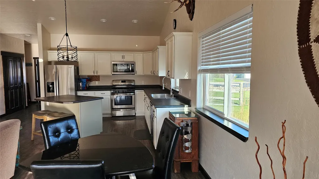 144 Farm Land Lane Corvallis MT 59828