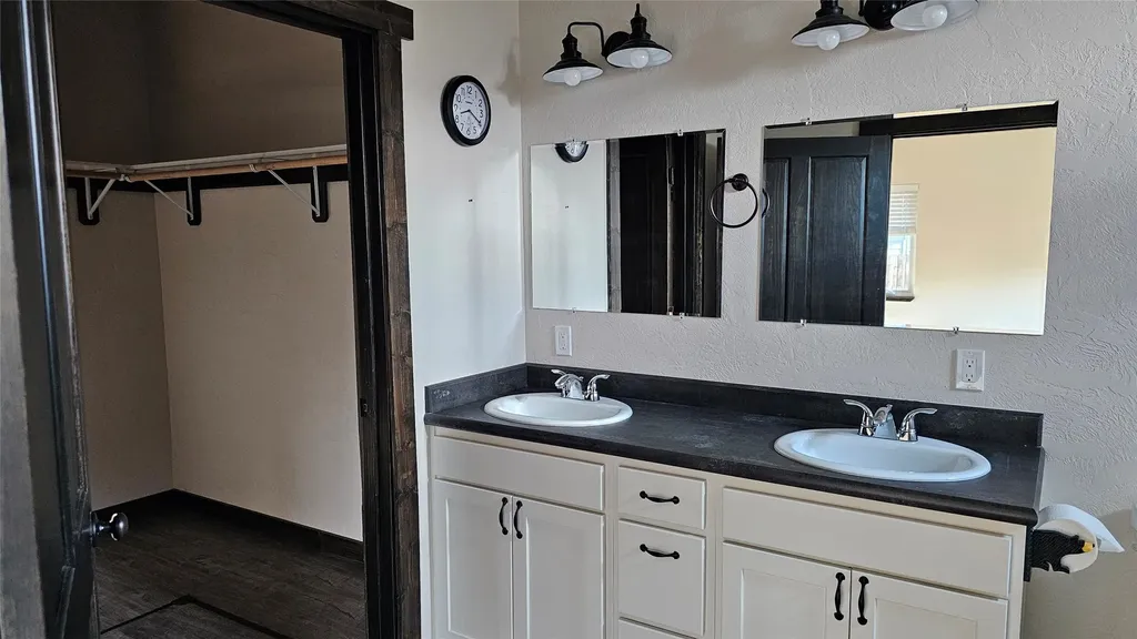 144 Farm Land Lane Corvallis MT 59828