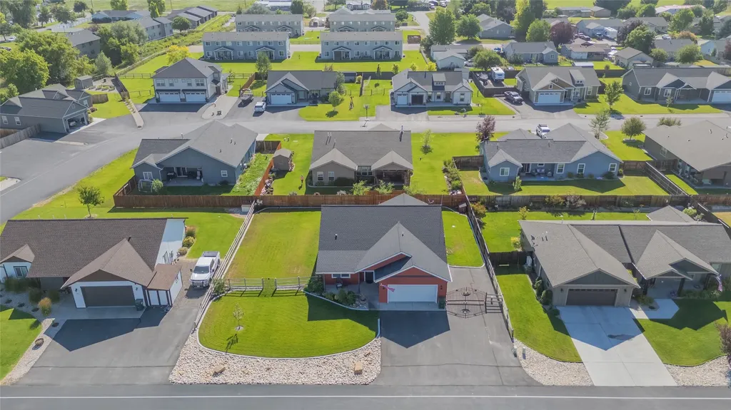144 Farm Land Lane Corvallis MT 59828
