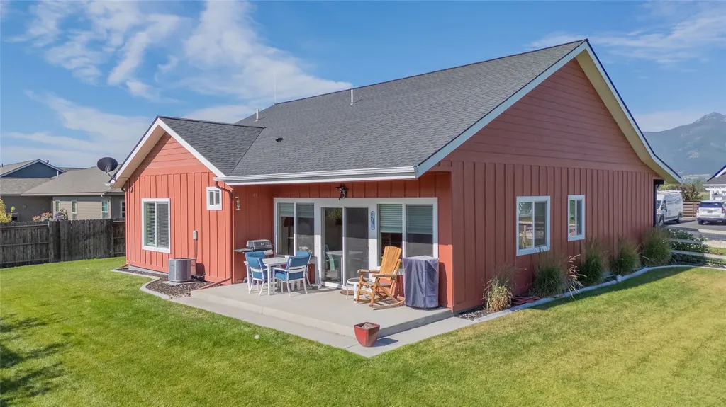 144 Farm Land Lane Corvallis MT 59828