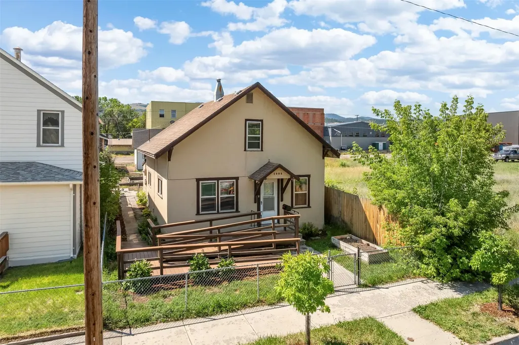 1325 E Lyndale Avenue Helena MT 59601