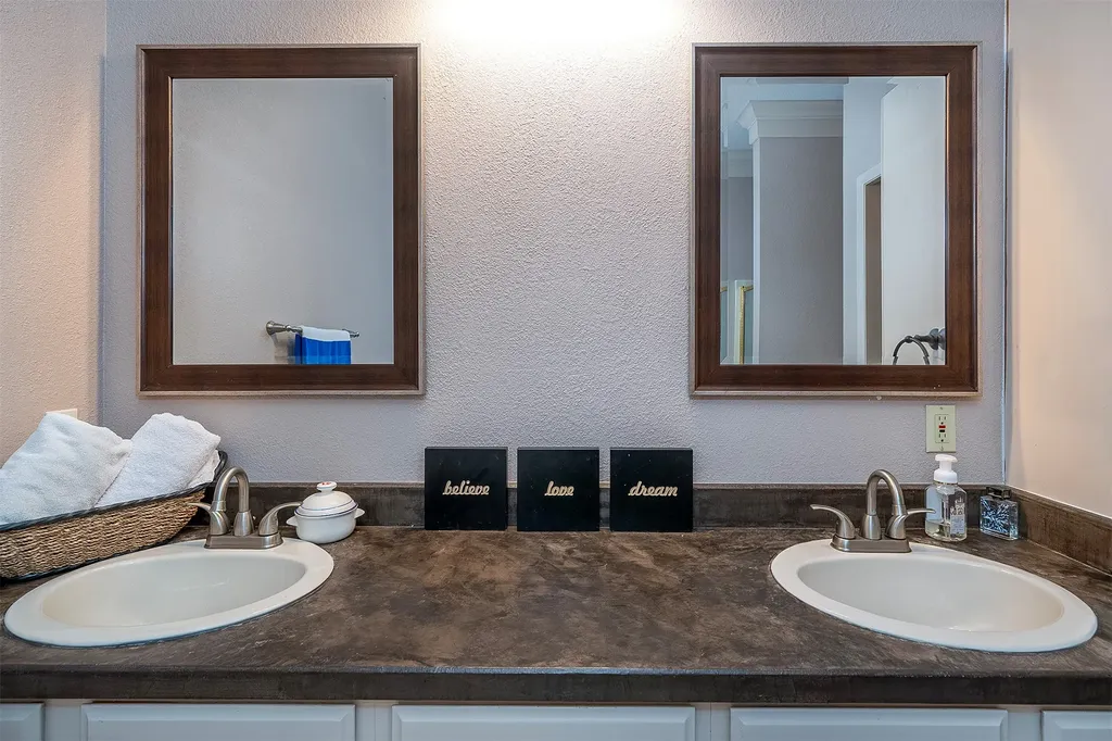 140 Pebble Way Bigfork MT 59911