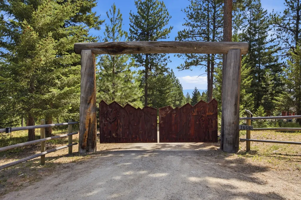 1666 Bear Face Road Victor MT 59875