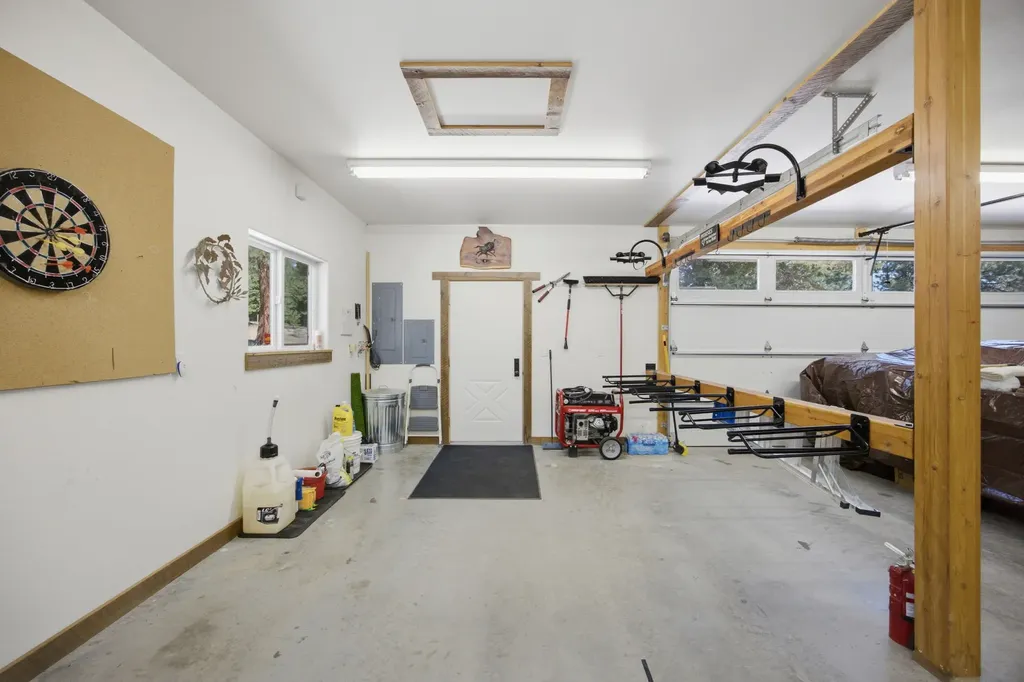 1666 Bear Face Road Victor MT 59875