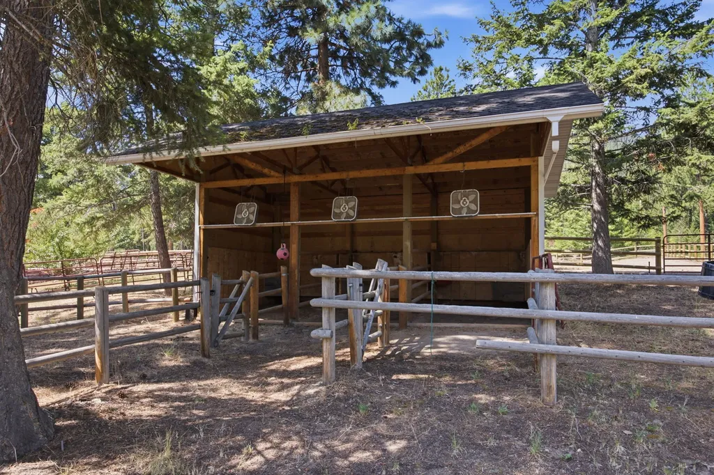 1666 Bear Face & Elizabeth Lane Victor MT 59875