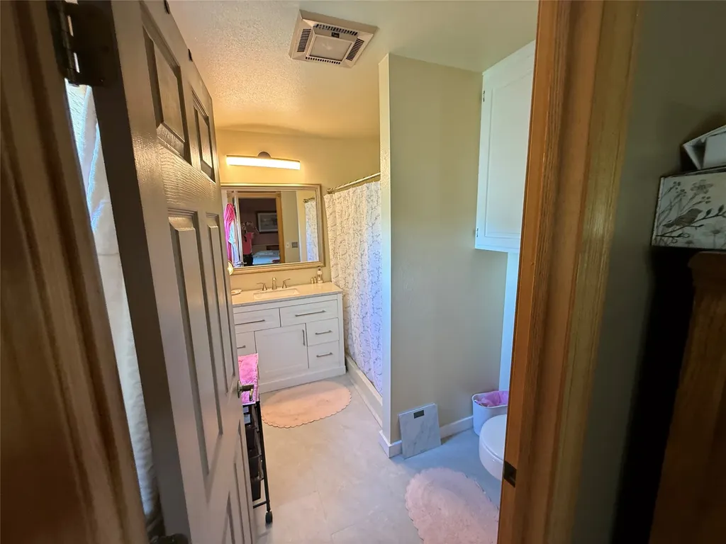 2606 N 17th Road Worden MT 59088
