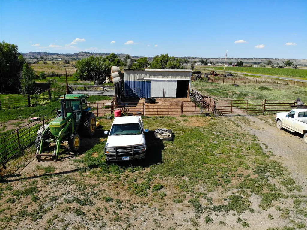 2606 N 17th Road Worden MT 59088