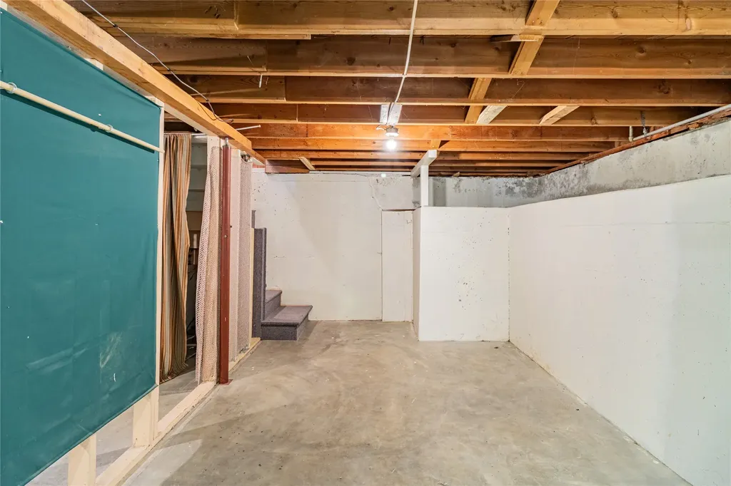 2280 West Drive Butte MT 59701