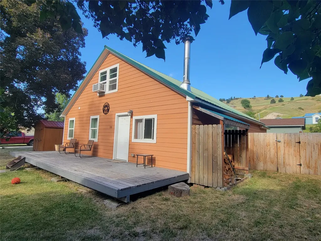 108 W Blake Street Plains MT 59859