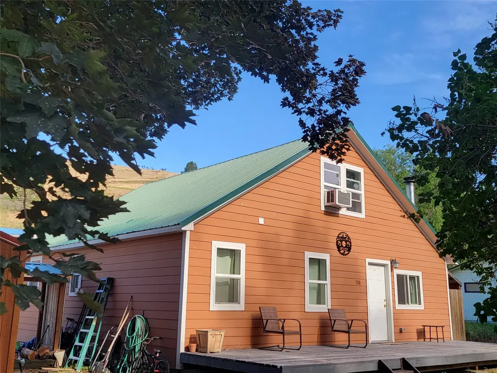 108 W Blake Street Plains MT 59859