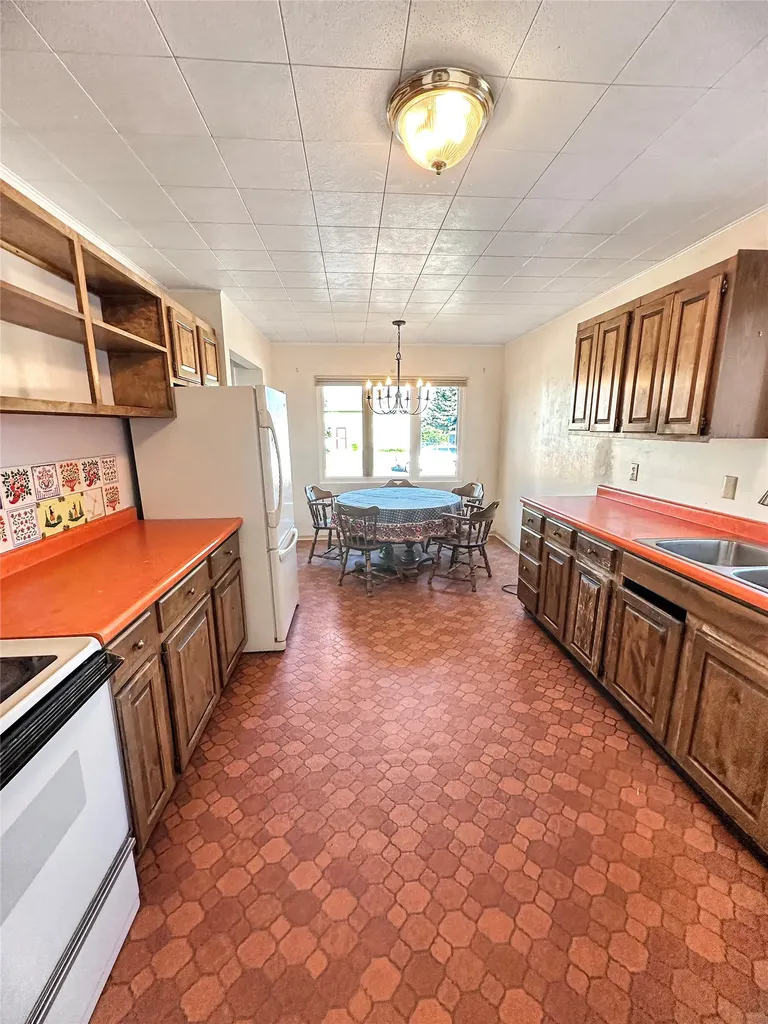 421 8th Avenue S Cut Bank MT 59427