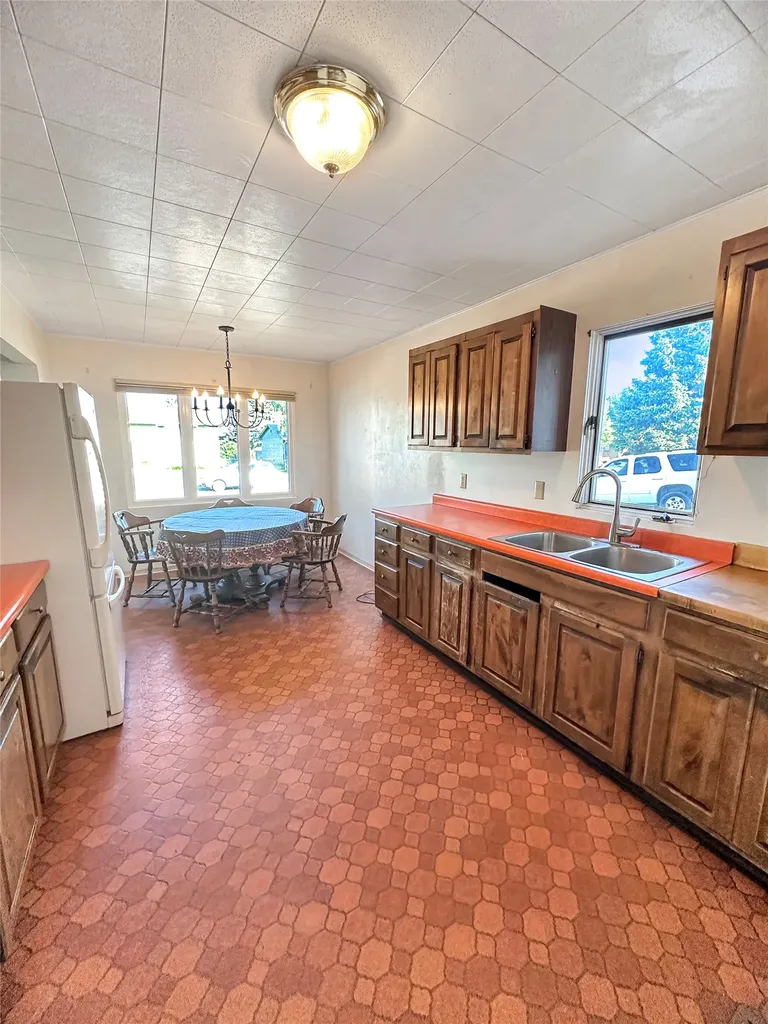 421 8th Avenue S Cut Bank MT 59427