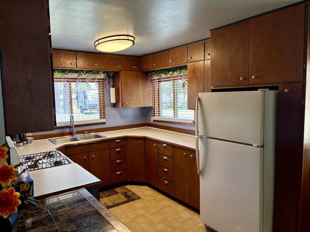804 S 1st Avenue Plains MT 59859