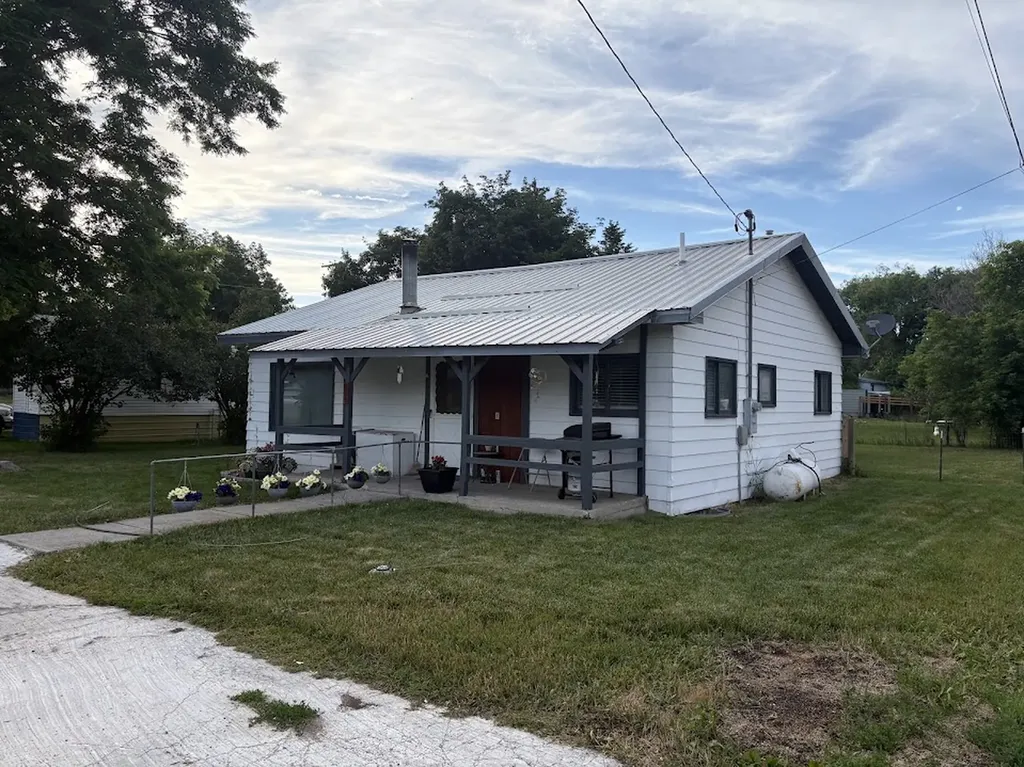 804 S 1st Avenue Plains MT 59859