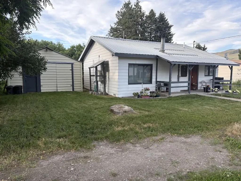 804 S 1st Avenue Plains MT 59859