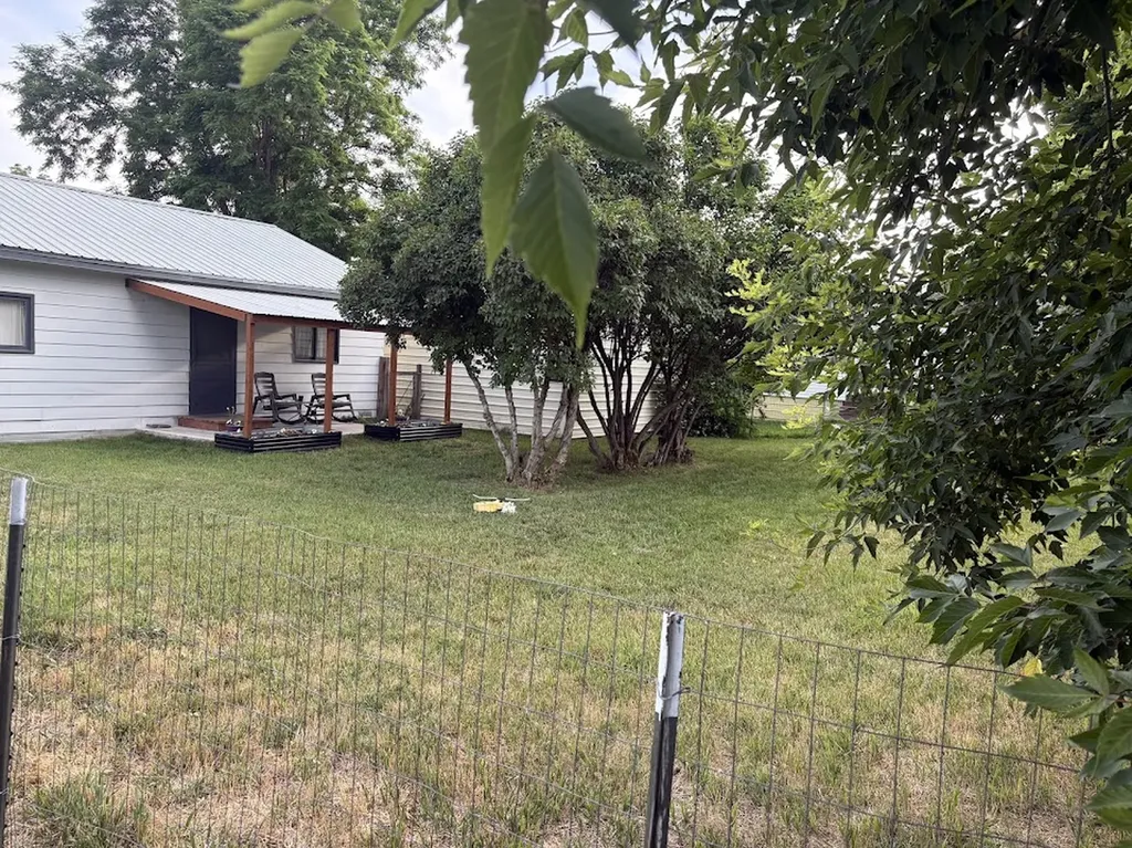 804 S 1st Avenue Plains MT 59859