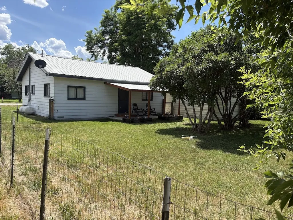 804 S 1st Avenue Plains MT 59859