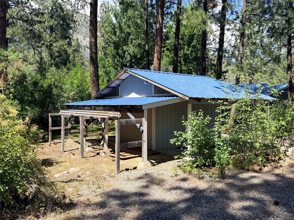 12 Panorama Lane Plains MT 59859