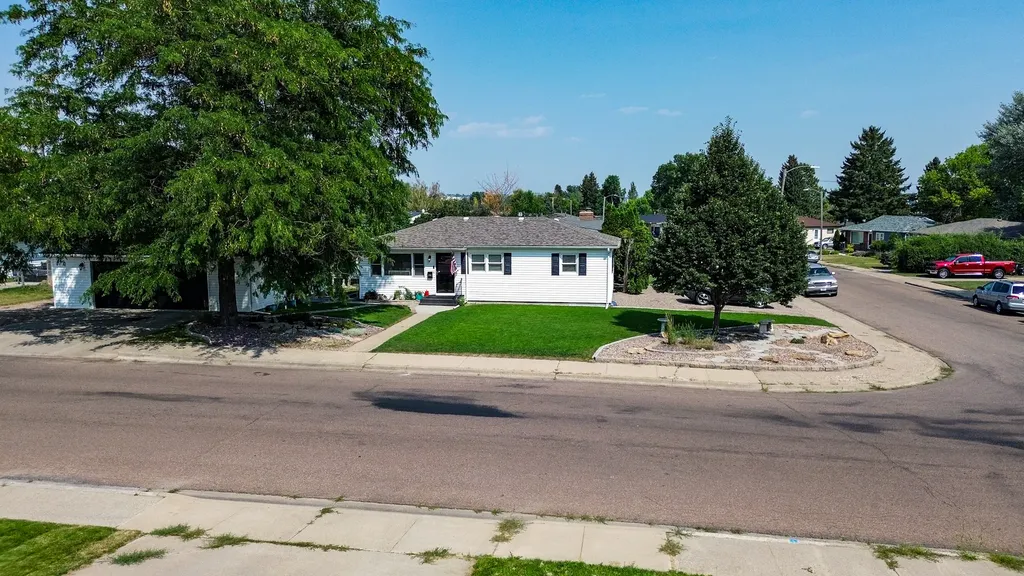 261 18th Avenue NW Great Falls MT 59404
